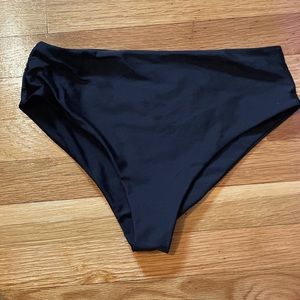 Mid-rise bikini bottoms